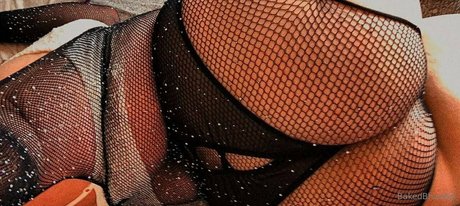 Naken läckt OnlyFans-bild av Bakedbhaddiefree