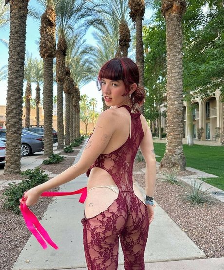 Alasti lekkinud OnlyFans-i pilt Lara Adkins