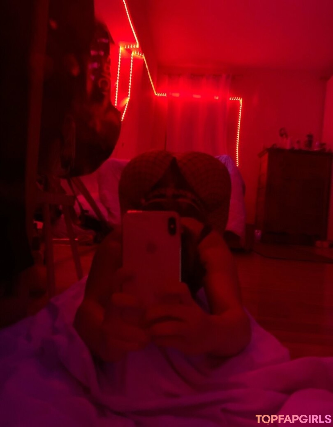 Alasti lekkinud OnlyFans-i pilt Allesandraelyse #9