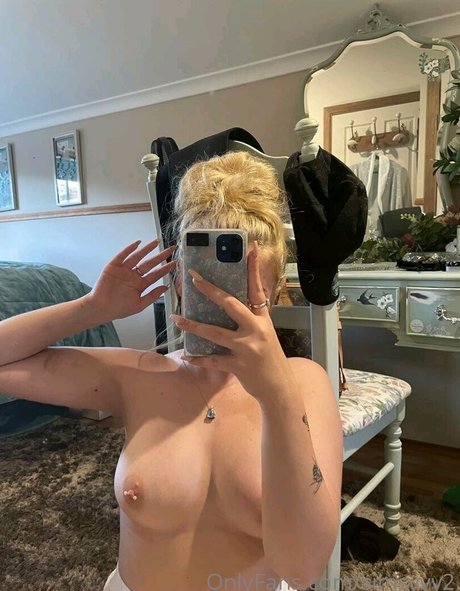 Nahá fotka uniklých OnlyFans od Simsyyy