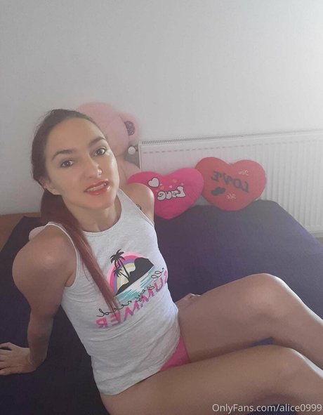 Обнаженная фотография утечки OnlyFans от Alice0999of