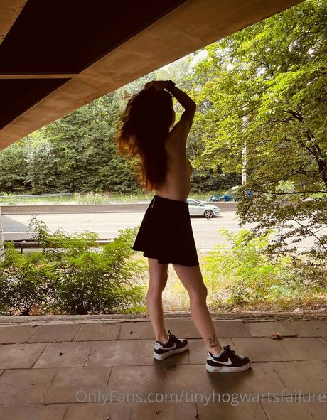Naken lekkede OnlyFans-bilde av Tinyhogwartsfailure