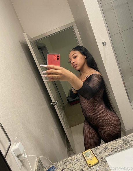 Naken läckt OnlyFans-bild av Vvkayb