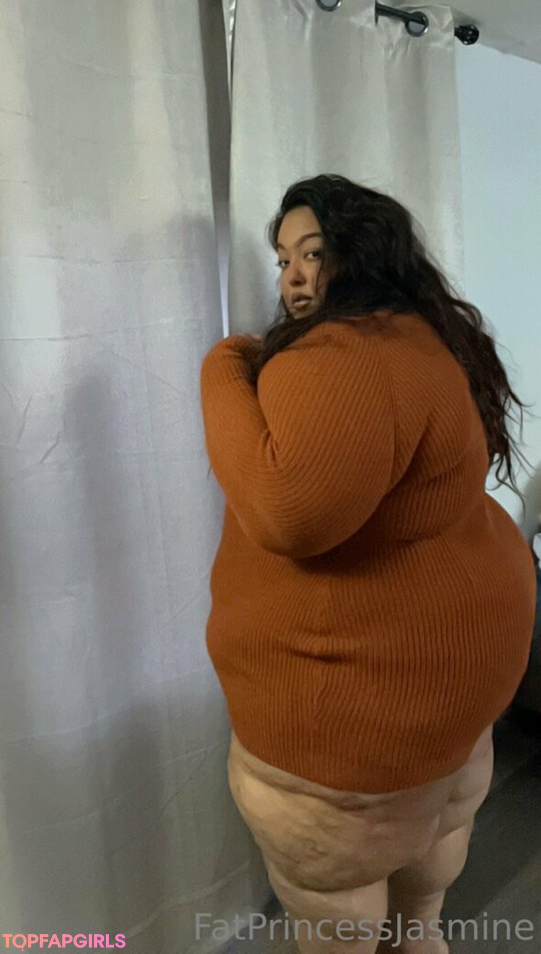 Naakte gelekte OnlyFans-foto van Ssbbwprincessjasmine #30