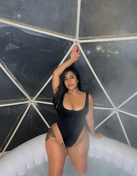 Foto nua vazada do OnlyFans de Allisonvivi