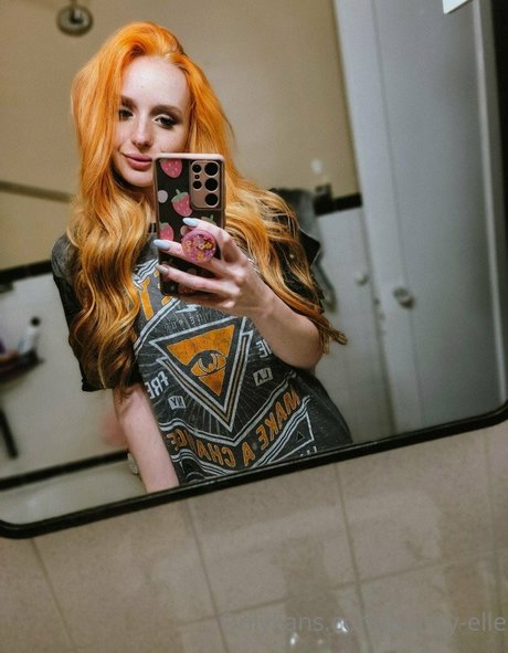Elle Dainty OnlyFansリークヌード写真
