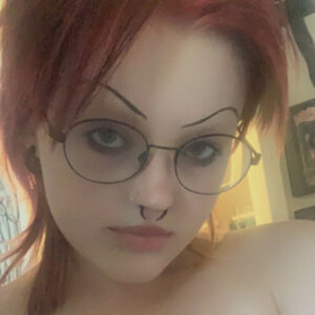Naken läckt OnlyFans-bild av Fallenfoxangel