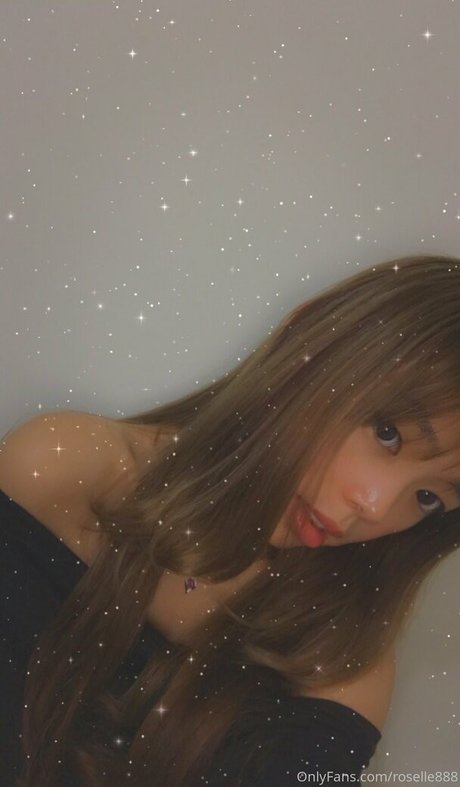 Naken lekkede OnlyFans-bilde av Roselle888