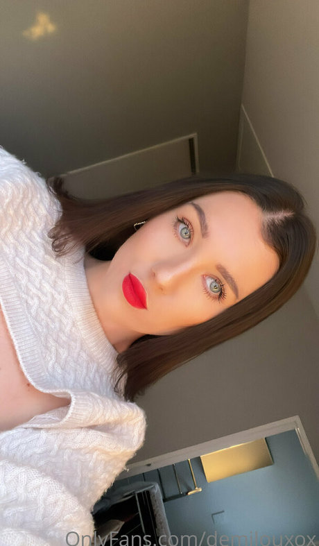 Naken läckt OnlyFans-bild av Demilouxox