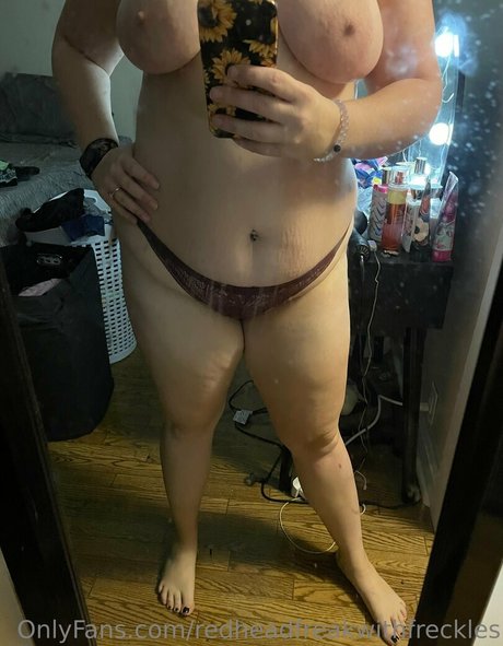 Nahá fotka uniklých OnlyFans od Redheadfreakwithfreckles