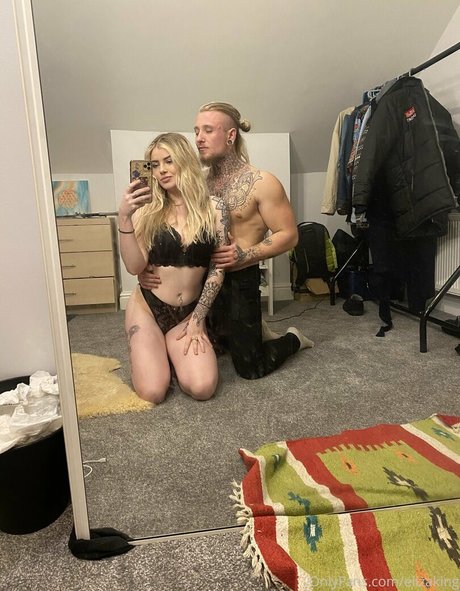 Nahá fotka uniklých OnlyFans od Elizaking