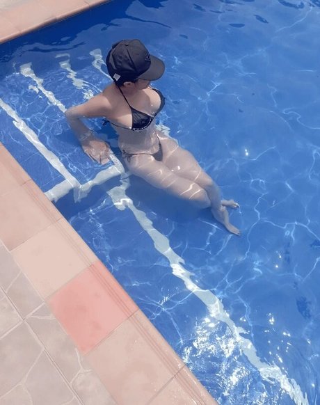 Обнаженная фотография утечки OnlyFans от Vivi Becerra
