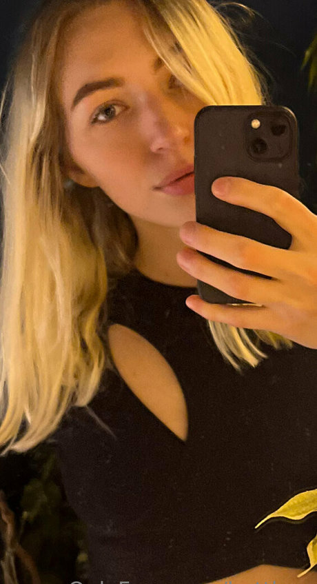 Foto nua vazada do OnlyFans de Hottless