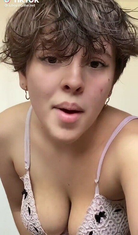 Обнаженная фотография утечки OnlyFans от Taqueloe