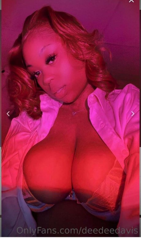 Alasti lekkinud OnlyFans-i pilt Dee Dee Davis