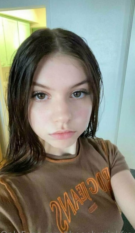 Nacktes geleaktes OnlyFans-Foto von Theonlymiakfree