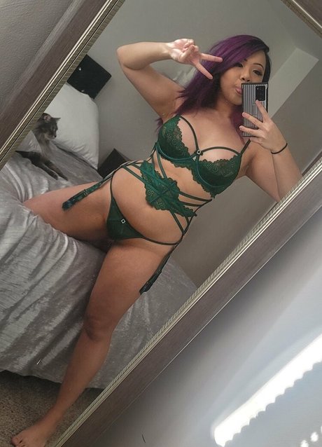 Naakte gelekte OnlyFans-foto van Spellboundfree