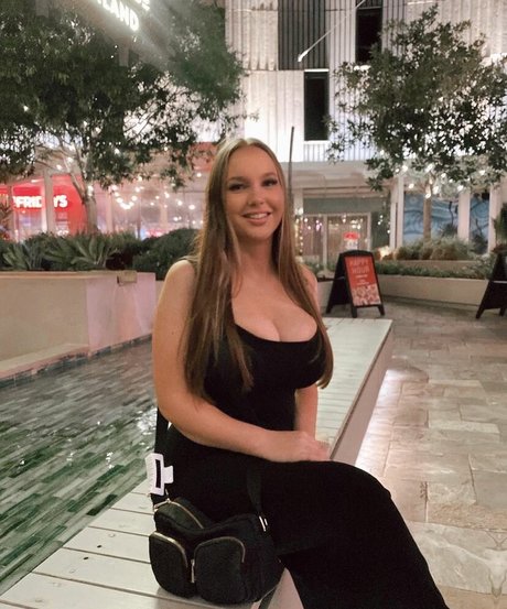 Обнаженная фотография утечки OnlyFans от Ella B