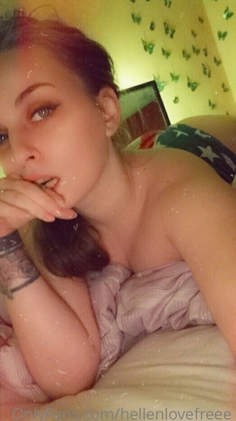 Naken läckt OnlyFans-bild av Hellenlovefreee