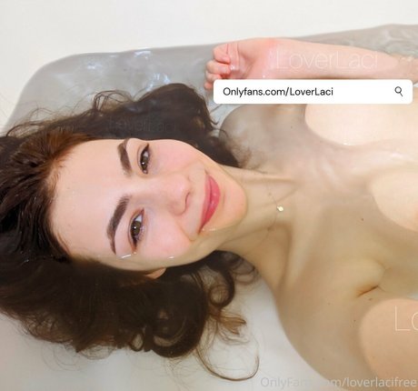 Обнаженная фотография утечки OnlyFans от Loverlacifree