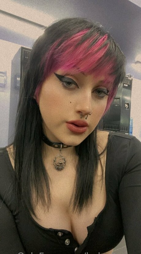 Alaston vuotanut OnlyFans-kuva Babybunzz