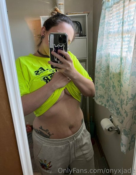 Naakte gelekte OnlyFans-foto van Onyxjade