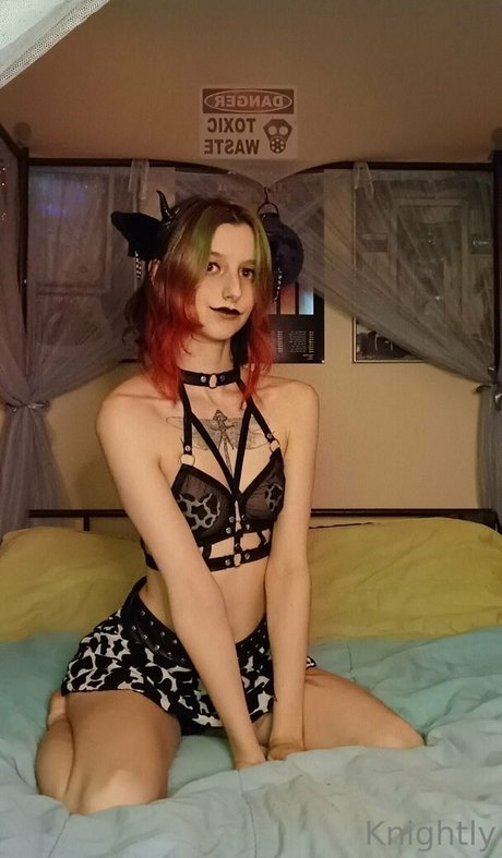 Nahá fotka uniklých OnlyFans od Edgykittykat