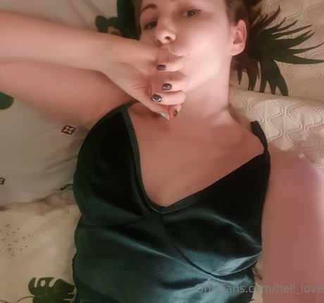 Naken läckt OnlyFans-bild av Helllove