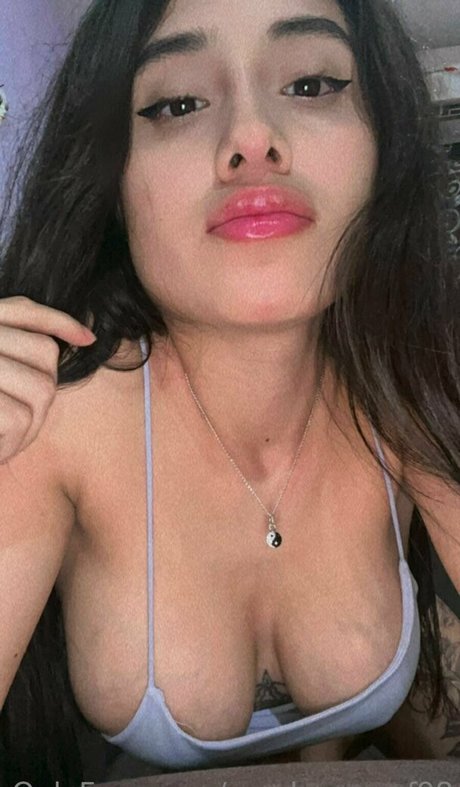 Naken läckt OnlyFans-bild av Sarahroseeof98