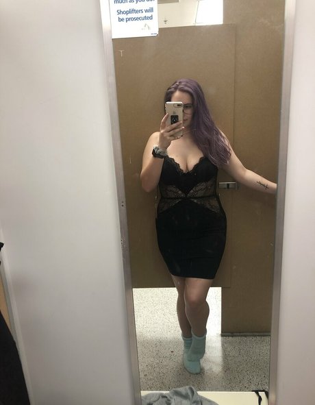 Обнаженная фотография утечки OnlyFans от Nikoletlarie