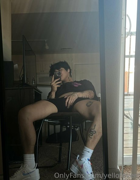Nahá fotka uniklých OnlyFans od Yellofeverr