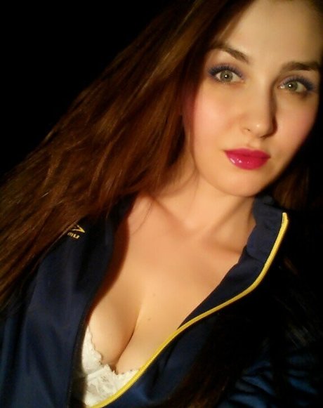 Foto di nudo di fuga di OnlyFans di Alinarai