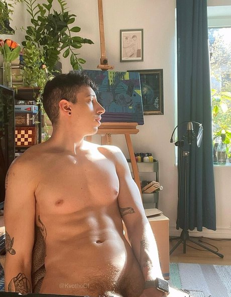 Nagie wyciekłe zdjęcie OnlyFans od Kvothefree