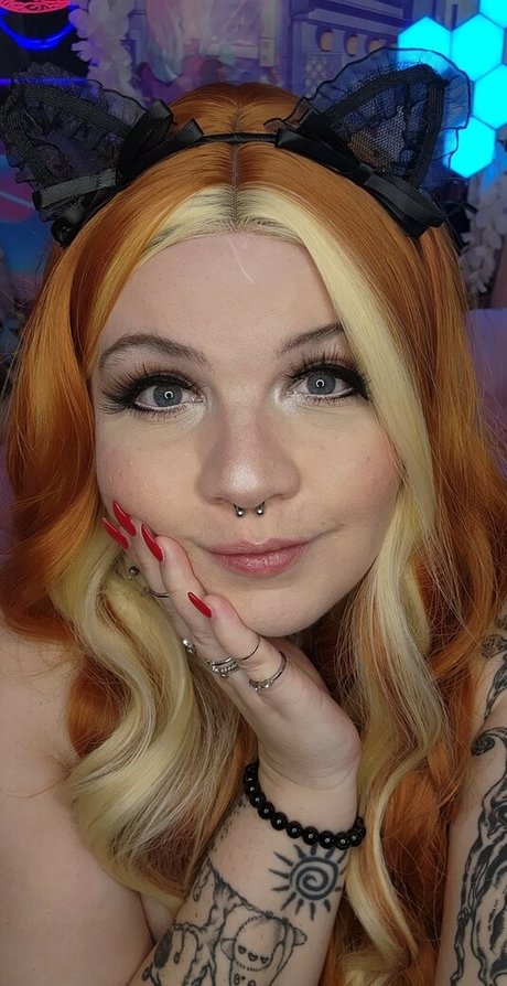 Nahá fotka uniklých OnlyFans od Awkwardsxccxbxs