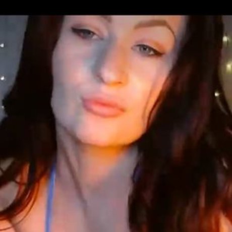 Alaston vuotanut OnlyFans-kuva Milliesmayhem