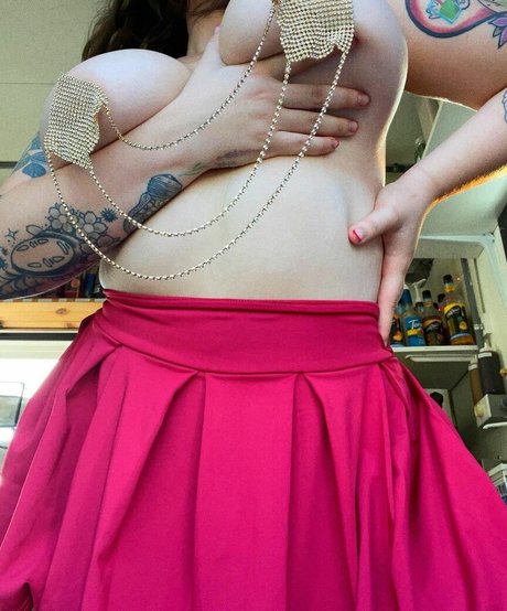 Naken lekkede OnlyFans-bilde av Sativa Sparks
