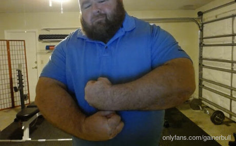Naken läckt OnlyFans-bild av Gainerbull