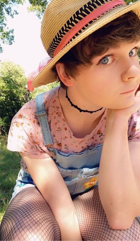 Femboy Fishing