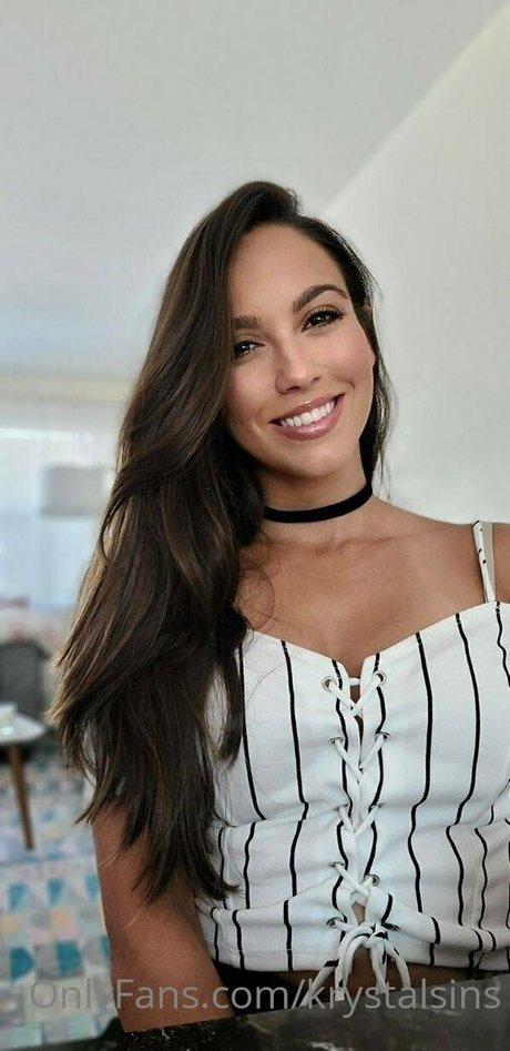 Naken läckt OnlyFans-bild av Krystalsins