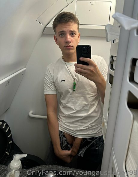 Youngaussieboy98