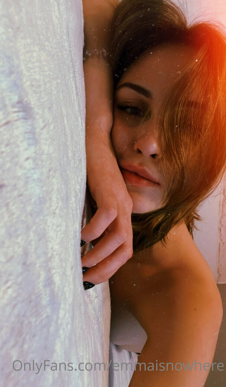 Naken läckt OnlyFans-bild av Emmaisnowhere