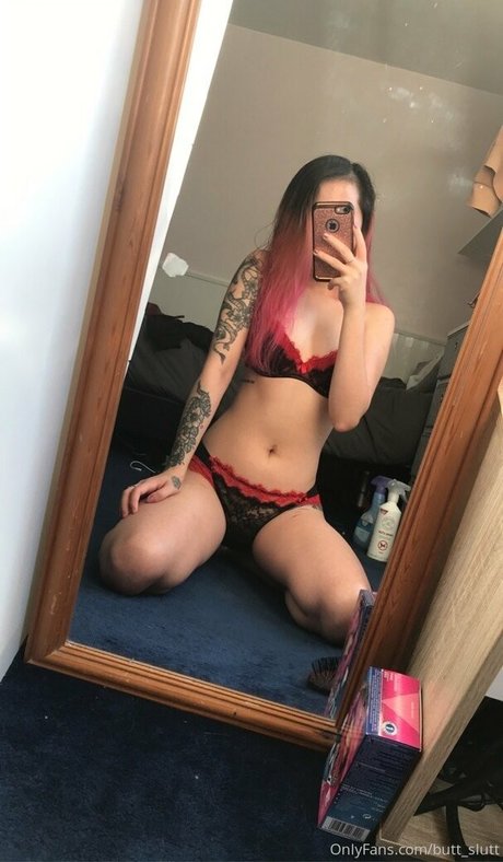 Photo nue de fuite OnlyFans de Buttslutt