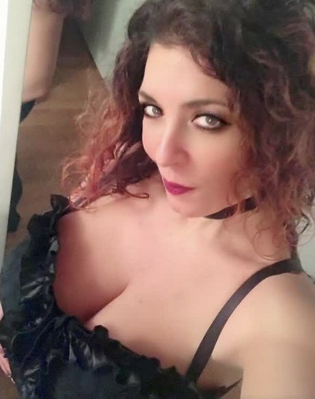 Обнаженная фотография утечки OnlyFans от Betty Larouge