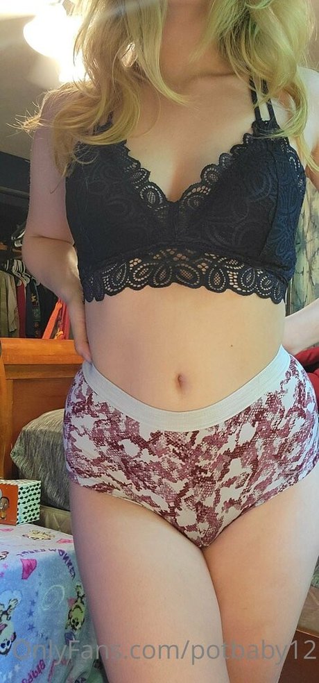 Alaston vuotanut OnlyFans-kuva Xpuffbabyx