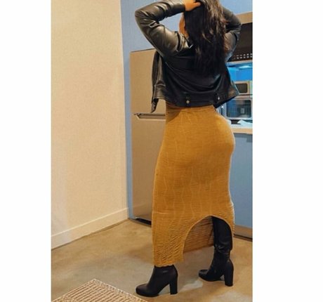 Naakte gelekte OnlyFans-foto van Kimberly Castillo