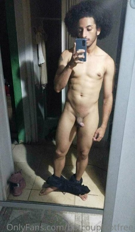Photo nue de fuite OnlyFans de Hotcouplebtfree