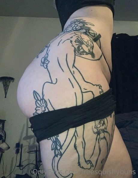 Alasti lekkinud OnlyFans-i pilt Freesquishybuns