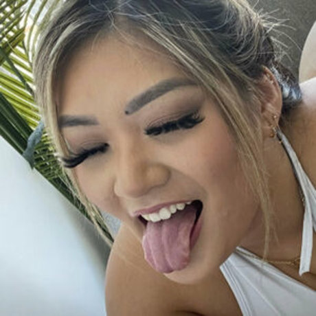 Alasti lekkinud OnlyFans-i pilt Audrey Trinh