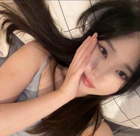 Naakte gelekte OnlyFans-foto van Arikills