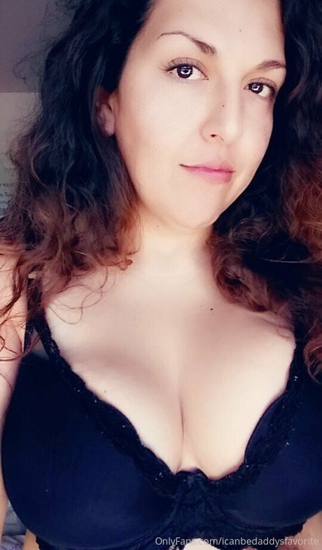 Naken läckt OnlyFans-bild av Icanbedaddysfavorite